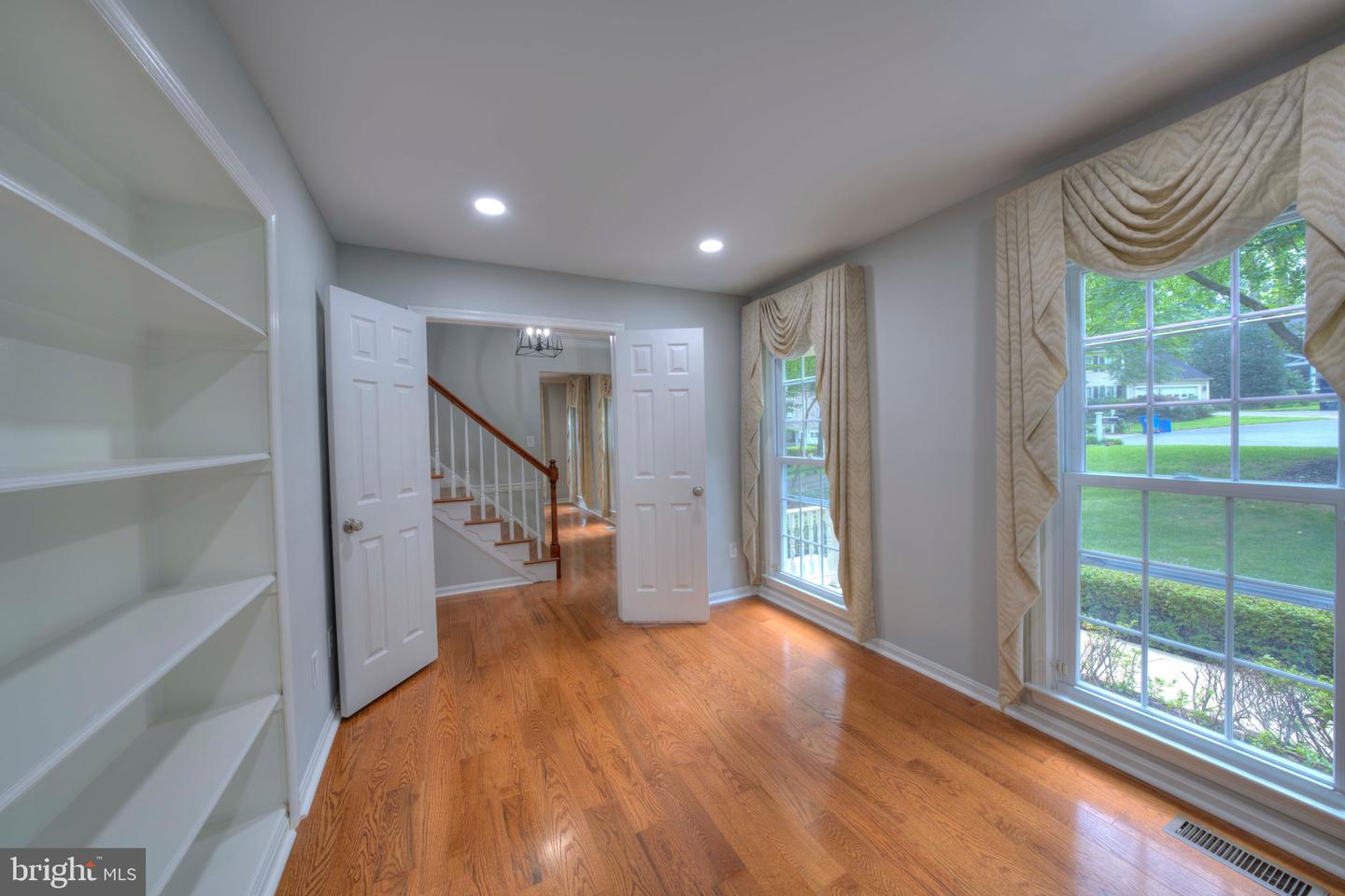 1566 OLD EATON LN, RESTON, Virginia 20194, 4 Bedrooms Bedrooms, ,3 BathroomsBathrooms,Residential,For sale,1566 OLD EATON LN,VAFX2254540 MLS # VAFX2254540