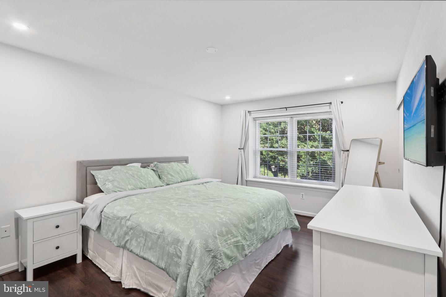 6110-A HOSKINS HOLLOW CIR, CENTREVILLE, Virginia 20121, 3 Bedrooms Bedrooms, ,2 BathroomsBathrooms,Residential,For sale,6110-A HOSKINS HOLLOW CIR,VAFX2254708 MLS # VAFX2254708