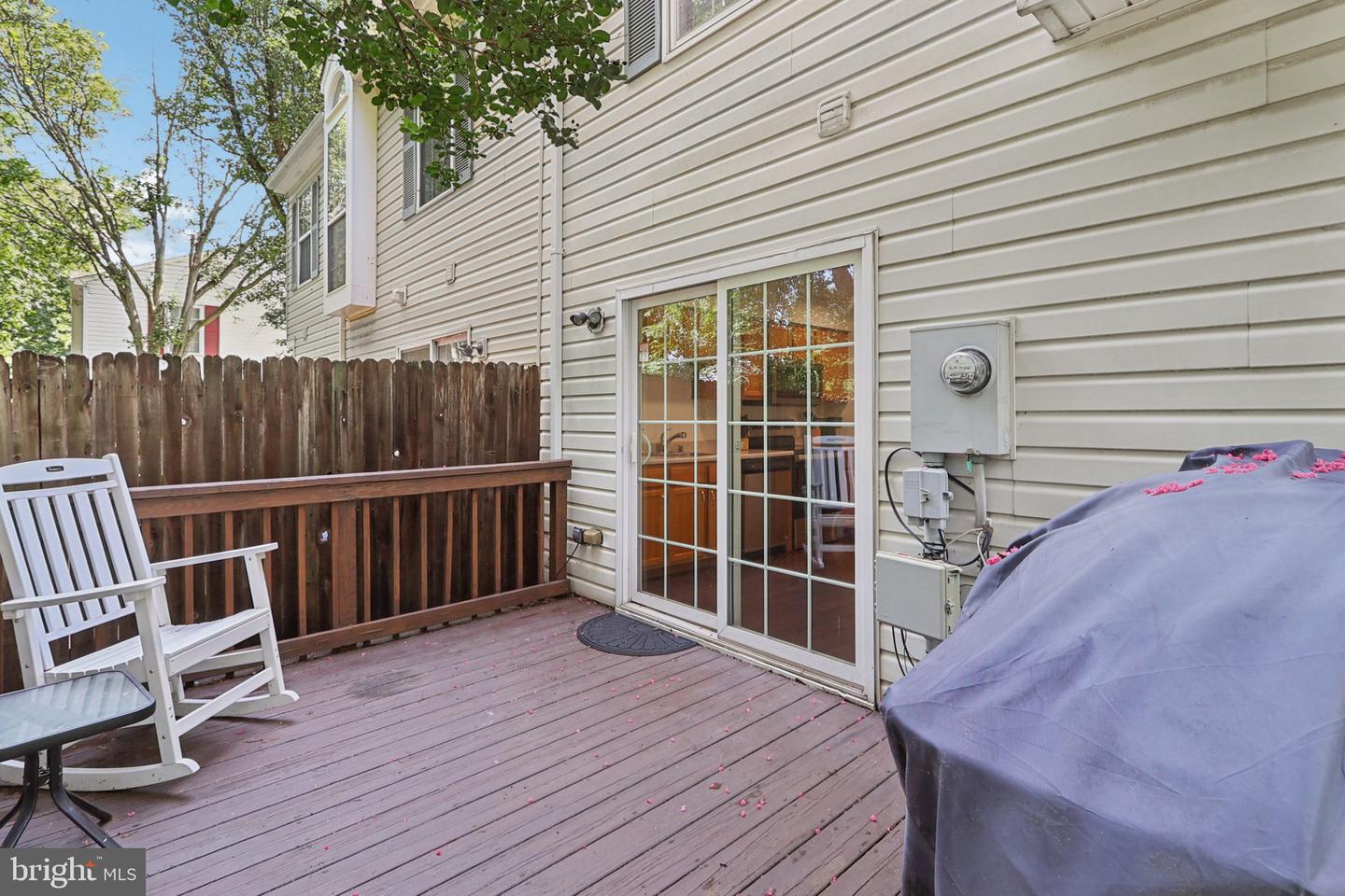 6110-A HOSKINS HOLLOW CIR, CENTREVILLE, Virginia 20121, 3 Bedrooms Bedrooms, ,2 BathroomsBathrooms,Residential,For sale,6110-A HOSKINS HOLLOW CIR,VAFX2254708 MLS # VAFX2254708