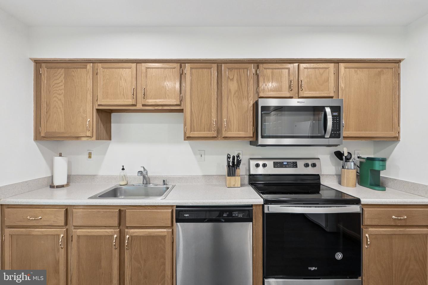 6110-A HOSKINS HOLLOW CIR, CENTREVILLE, Virginia 20121, 3 Bedrooms Bedrooms, ,2 BathroomsBathrooms,Residential,For sale,6110-A HOSKINS HOLLOW CIR,VAFX2254708 MLS # VAFX2254708