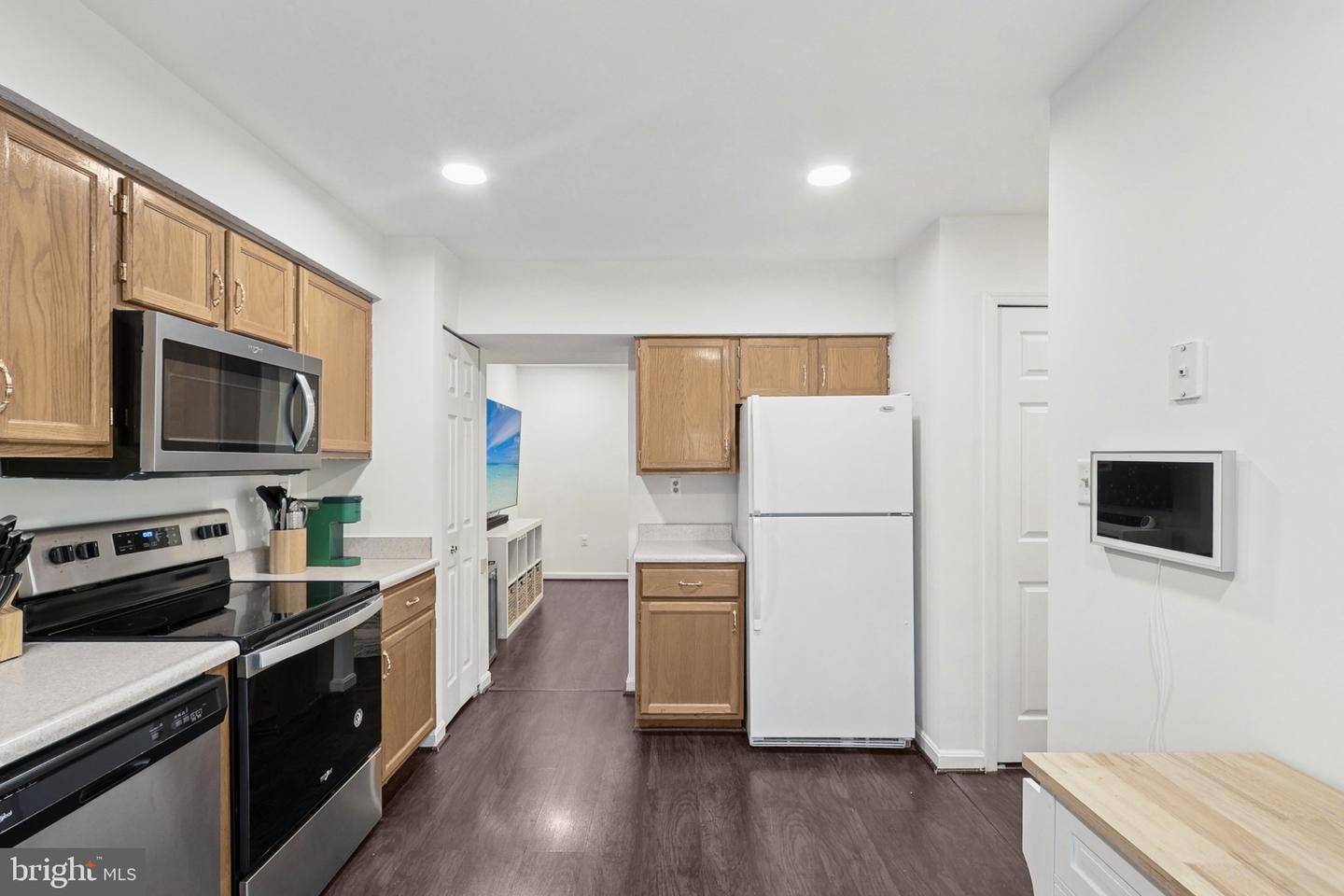 6110-A HOSKINS HOLLOW CIR, CENTREVILLE, Virginia 20121, 3 Bedrooms Bedrooms, ,2 BathroomsBathrooms,Residential,For sale,6110-A HOSKINS HOLLOW CIR,VAFX2254708 MLS # VAFX2254708