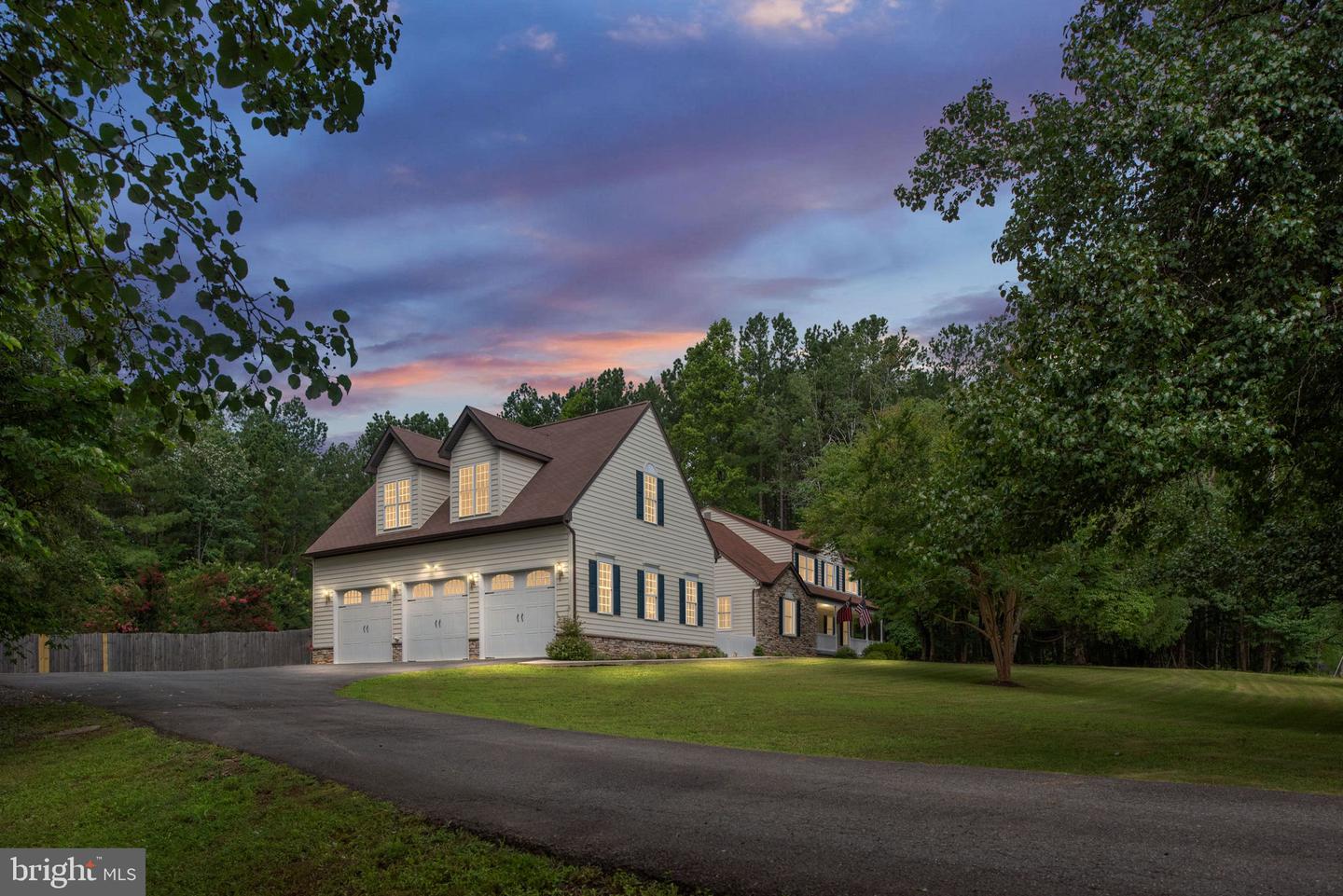 159 MARCHANT DR, FREDERICKSBURG, Virginia 22406, 6 Bedrooms Bedrooms, ,3 BathroomsBathrooms,Residential,For sale,159 MARCHANT DR,VAST2038042 MLS # VAST2038042