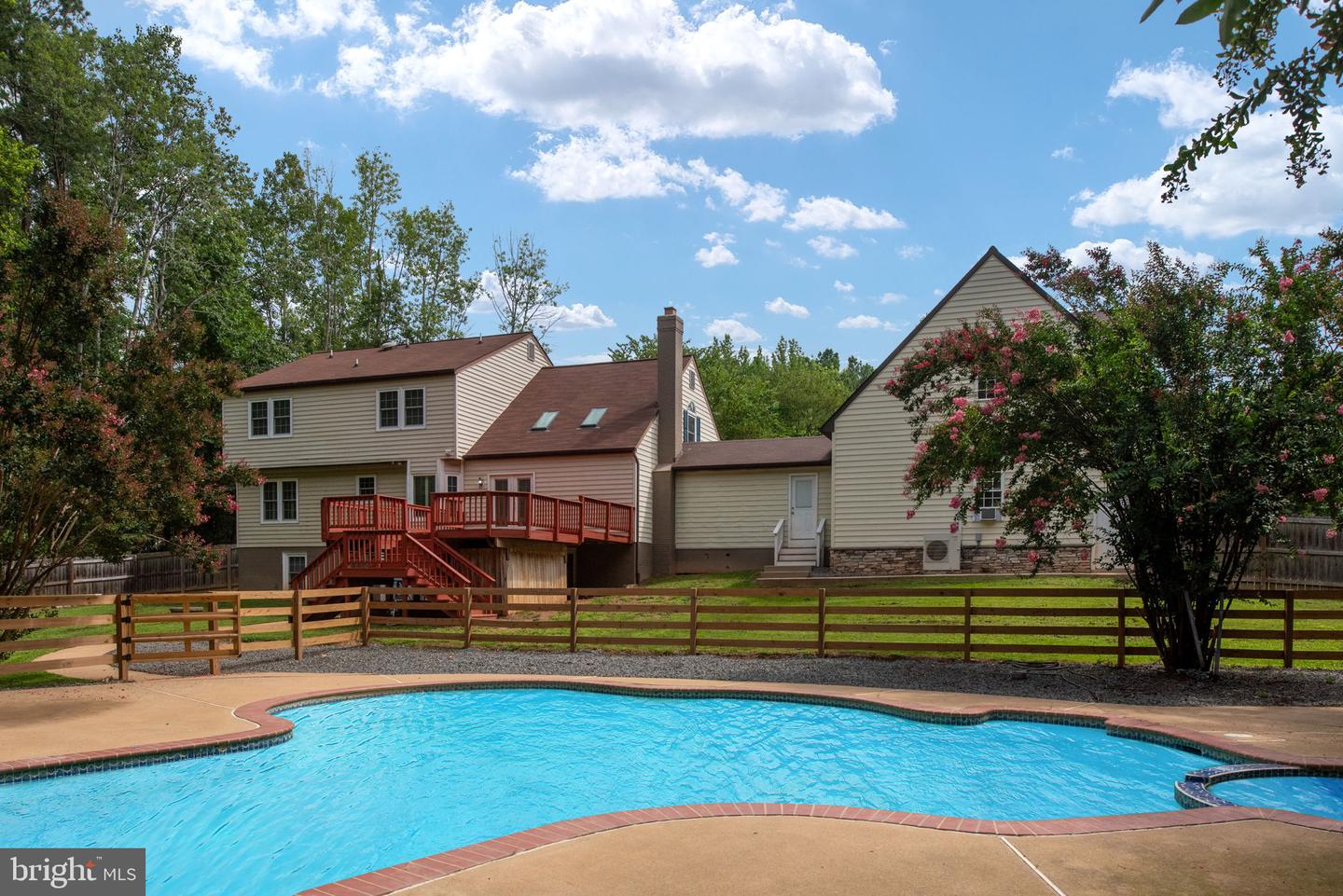 159 MARCHANT DR, FREDERICKSBURG, Virginia 22406, 6 Bedrooms Bedrooms, ,3 BathroomsBathrooms,Residential,For sale,159 MARCHANT DR,VAST2038042 MLS # VAST2038042