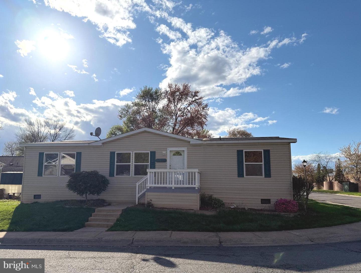 14517 BRANIFF CIRCLE, CHANTILLY, Virginia 20151, 3 Bedrooms Bedrooms, ,2 BathroomsBathrooms,Residential,For sale,14517 BRANIFF CIRCLE,VAFX2235736 MLS # VAFX2235736
