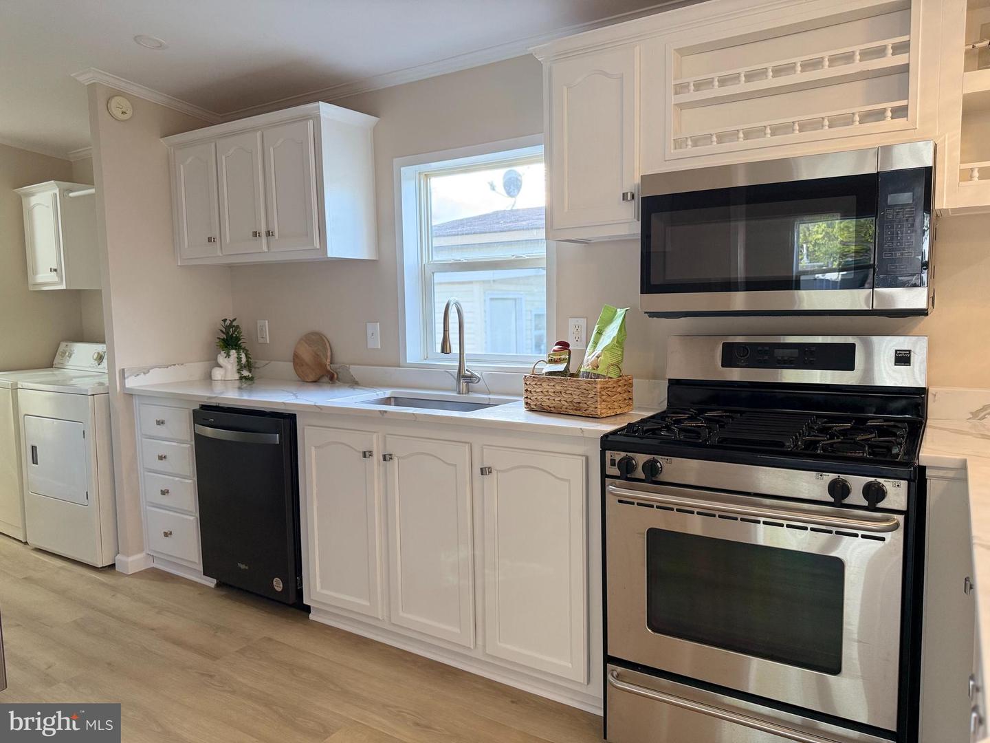 14517 BRANIFF CIRCLE, CHANTILLY, Virginia 20151, 3 Bedrooms Bedrooms, ,2 BathroomsBathrooms,Residential,For sale,14517 BRANIFF CIRCLE,VAFX2235736 MLS # VAFX2235736