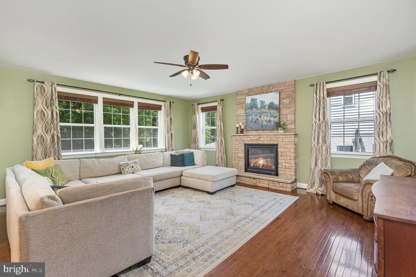 21 BEREA KNOLLS DR, FREDERICKSBURG, Virginia 22406, 5 Bedrooms Bedrooms, ,3 BathroomsBathrooms,Residential,For sale,21 BEREA KNOLLS DR,VAST2038912 MLS # VAST2038912