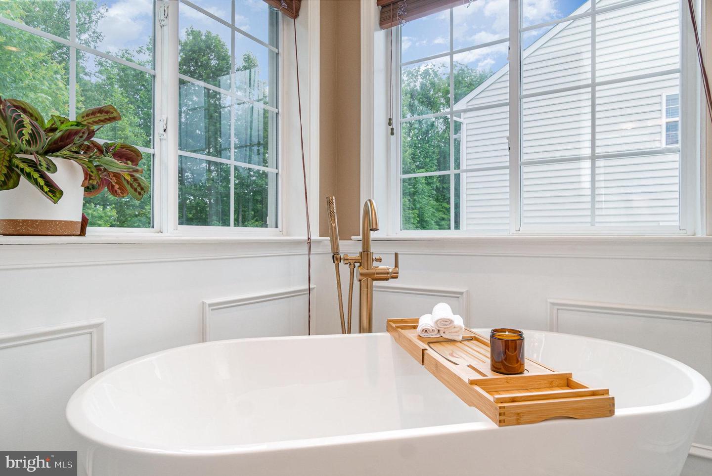 21 BEREA KNOLLS DR, FREDERICKSBURG, Virginia 22406, 5 Bedrooms Bedrooms, ,3 BathroomsBathrooms,Residential,For sale,21 BEREA KNOLLS DR,VAST2038912 MLS # VAST2038912
