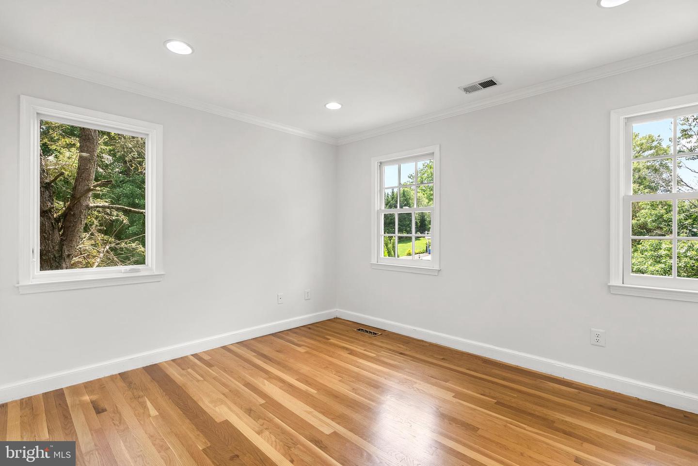 9406 FAIRPINE LN, GREAT FALLS, Virginia 22066, 5 Bedrooms Bedrooms, ,3 BathroomsBathrooms,Residential,For sale,9406 FAIRPINE LN,VAFX2245892 MLS # VAFX2245892