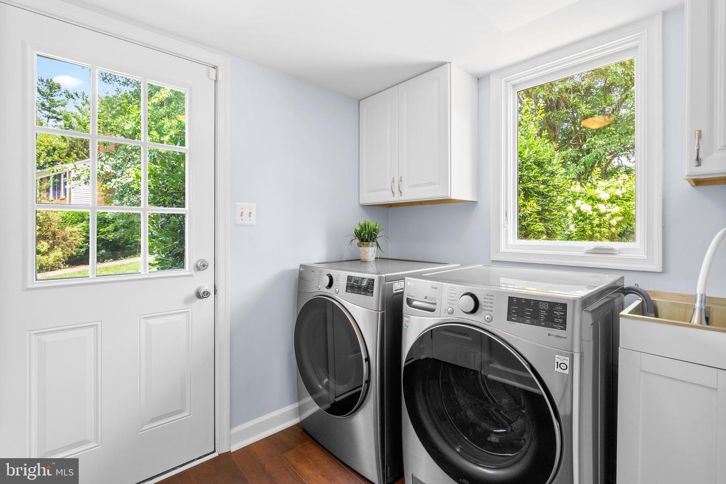 9406 FAIRPINE LN, GREAT FALLS, Virginia 22066, 5 Bedrooms Bedrooms, ,3 BathroomsBathrooms,Residential,For sale,9406 FAIRPINE LN,VAFX2245892 MLS # VAFX2245892