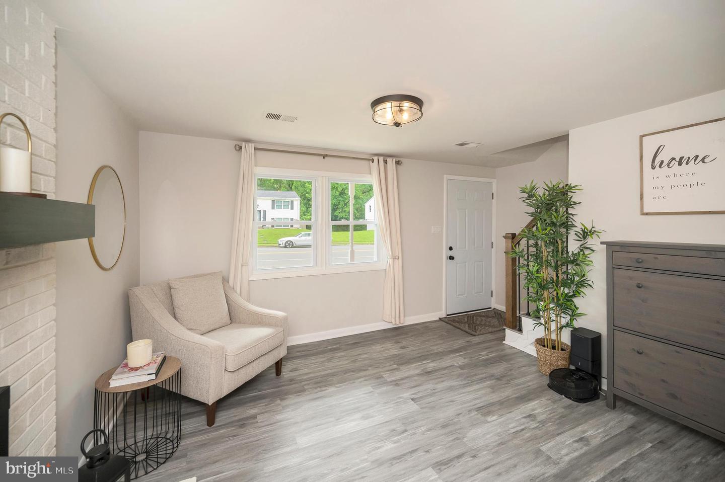 14204 LINDENDALE RD, WOODBRIDGE, Virginia 22193, 4 Bedrooms Bedrooms, 8 Rooms Rooms,2 BathroomsBathrooms,Residential,For sale,14204 LINDENDALE RD,VAPW2096502 MLS # VAPW2096502