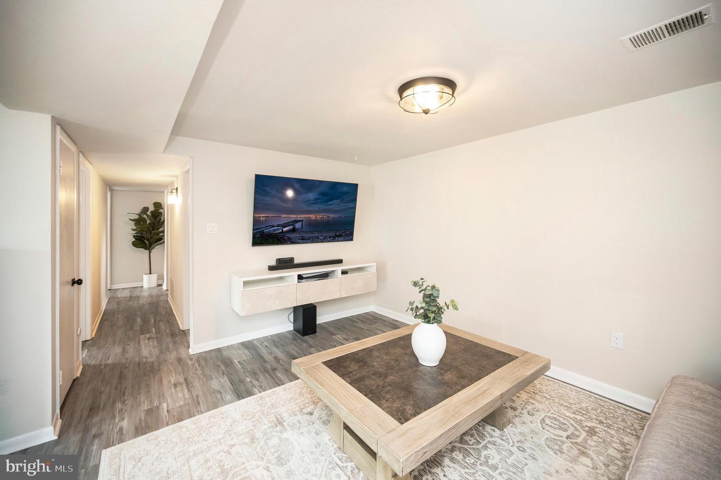14204 LINDENDALE RD, WOODBRIDGE, Virginia 22193, 4 Bedrooms Bedrooms, 8 Rooms Rooms,2 BathroomsBathrooms,Residential,For sale,14204 LINDENDALE RD,VAPW2096502 MLS # VAPW2096502