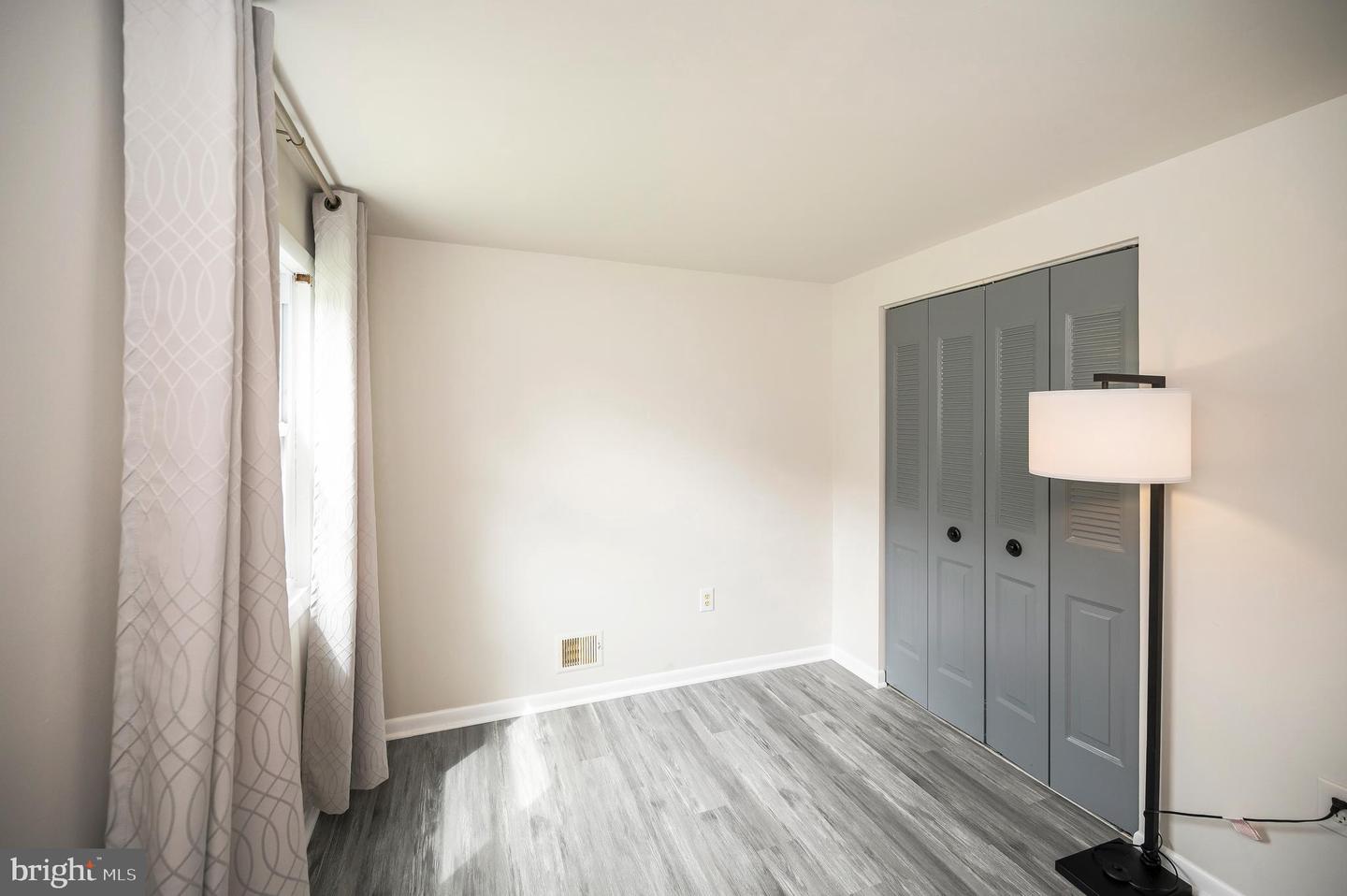 14204 LINDENDALE RD, WOODBRIDGE, Virginia 22193, 4 Bedrooms Bedrooms, 8 Rooms Rooms,2 BathroomsBathrooms,Residential,For sale,14204 LINDENDALE RD,VAPW2096502 MLS # VAPW2096502