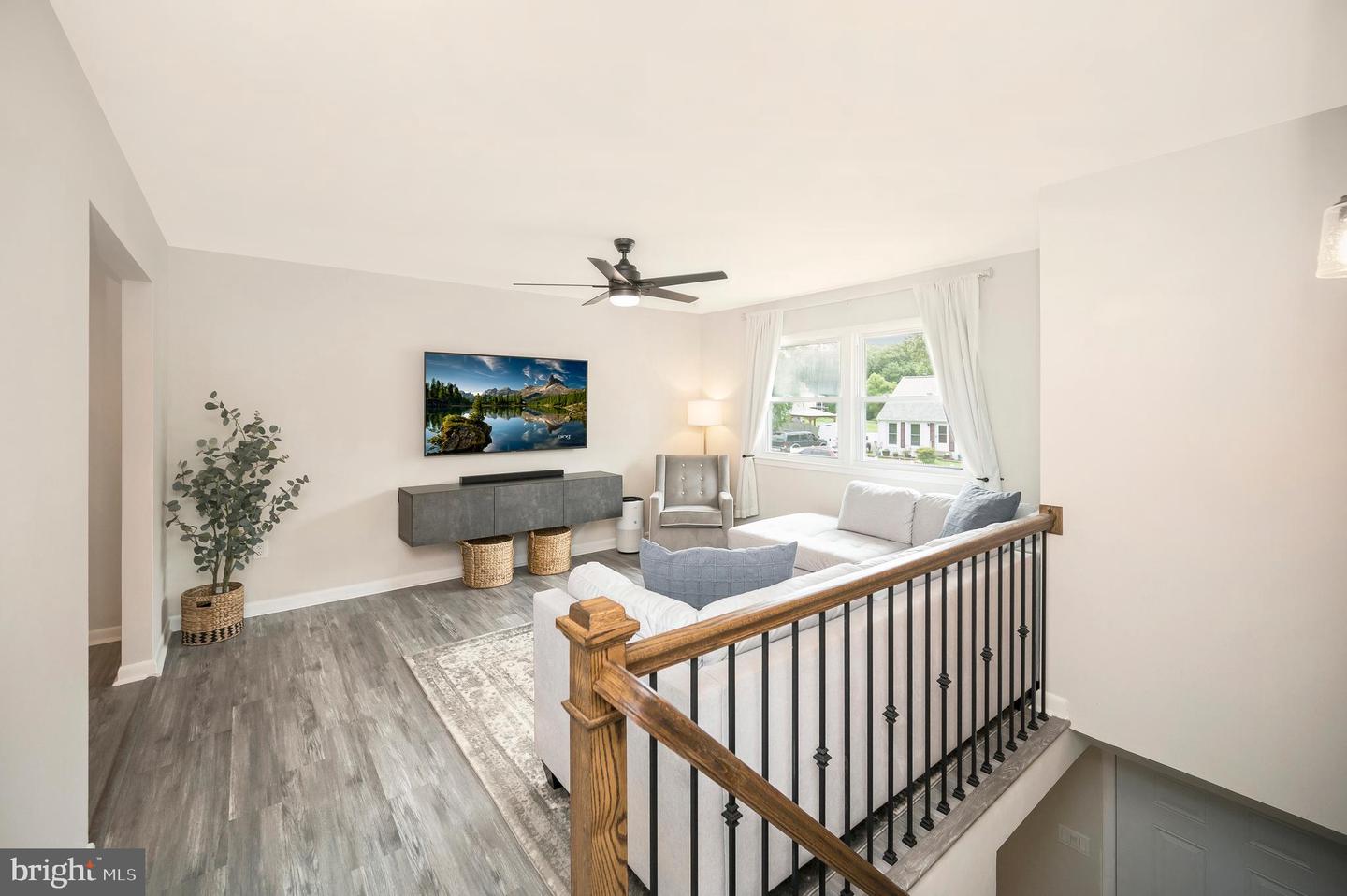 14204 LINDENDALE RD, WOODBRIDGE, Virginia 22193, 4 Bedrooms Bedrooms, 8 Rooms Rooms,2 BathroomsBathrooms,Residential,For sale,14204 LINDENDALE RD,VAPW2096502 MLS # VAPW2096502