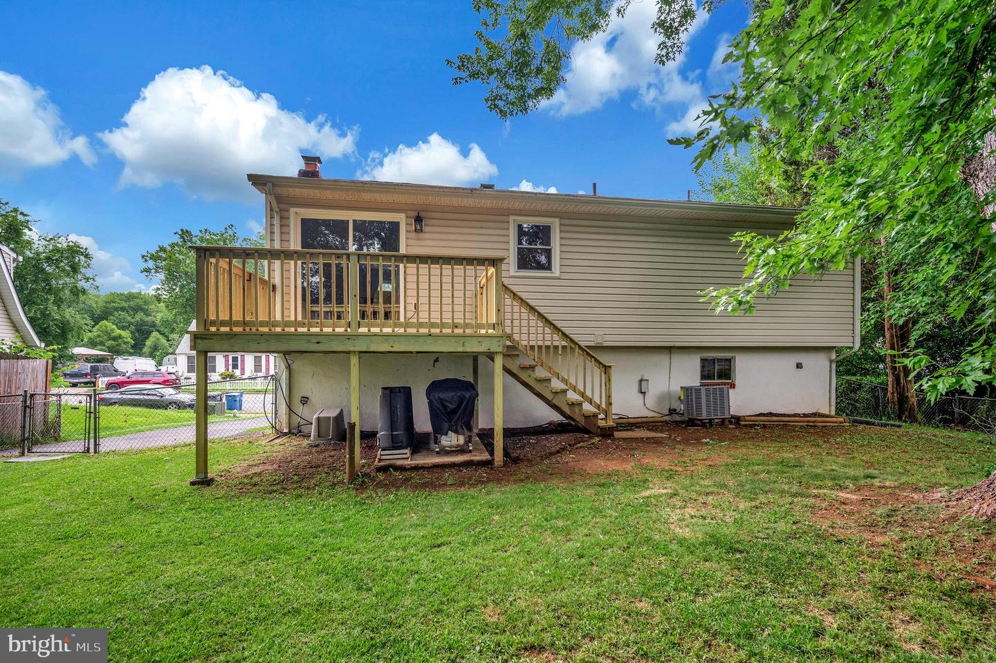 14204 LINDENDALE RD, WOODBRIDGE, Virginia 22193, 4 Bedrooms Bedrooms, 8 Rooms Rooms,2 BathroomsBathrooms,Residential,For sale,14204 LINDENDALE RD,VAPW2096502 MLS # VAPW2096502
