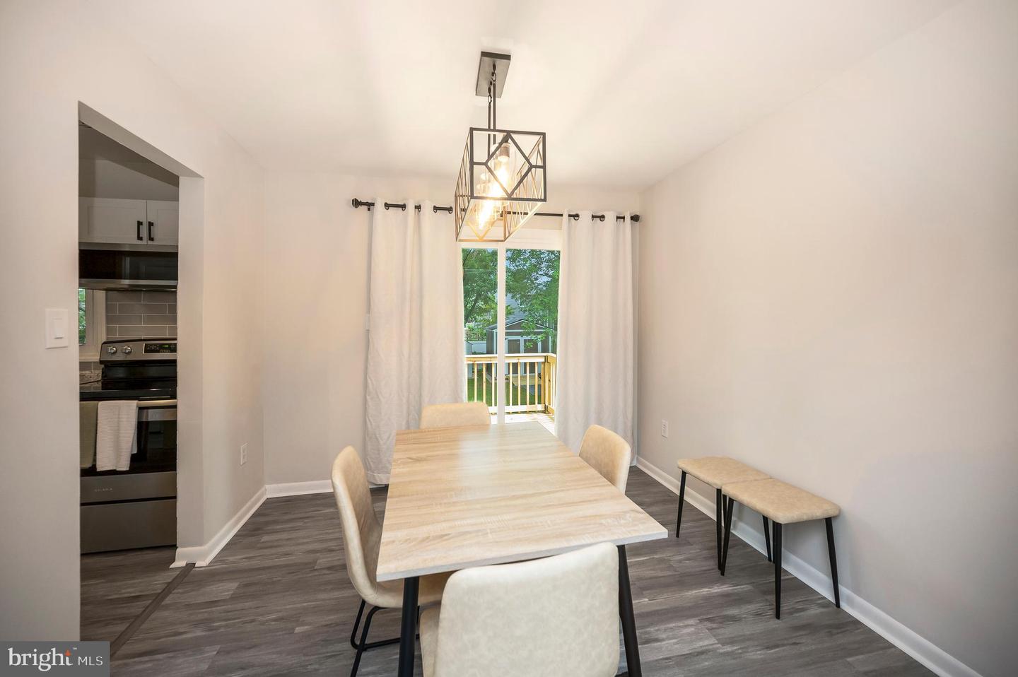14204 LINDENDALE RD, WOODBRIDGE, Virginia 22193, 4 Bedrooms Bedrooms, 8 Rooms Rooms,2 BathroomsBathrooms,Residential,For sale,14204 LINDENDALE RD,VAPW2096502 MLS # VAPW2096502