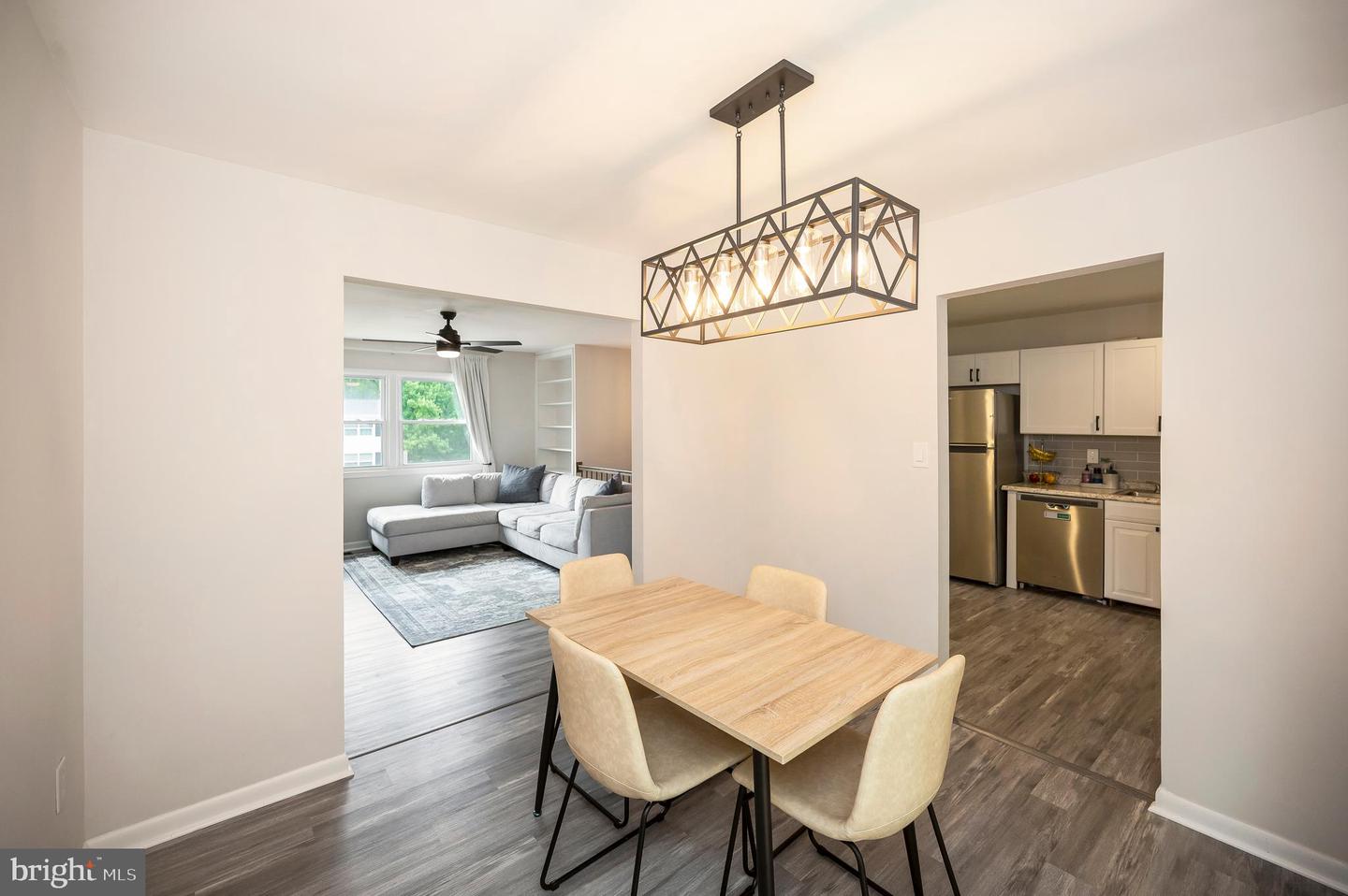 14204 LINDENDALE RD, WOODBRIDGE, Virginia 22193, 4 Bedrooms Bedrooms, 8 Rooms Rooms,2 BathroomsBathrooms,Residential,For sale,14204 LINDENDALE RD,VAPW2096502 MLS # VAPW2096502