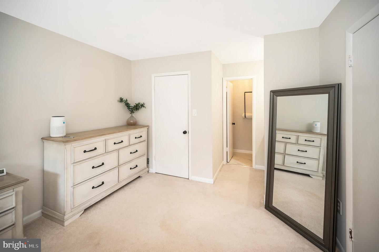 14204 LINDENDALE RD, WOODBRIDGE, Virginia 22193, 4 Bedrooms Bedrooms, 8 Rooms Rooms,2 BathroomsBathrooms,Residential,For sale,14204 LINDENDALE RD,VAPW2096502 MLS # VAPW2096502