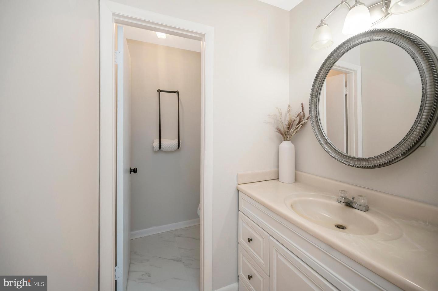 14204 LINDENDALE RD, WOODBRIDGE, Virginia 22193, 4 Bedrooms Bedrooms, 8 Rooms Rooms,2 BathroomsBathrooms,Residential,For sale,14204 LINDENDALE RD,VAPW2096502 MLS # VAPW2096502