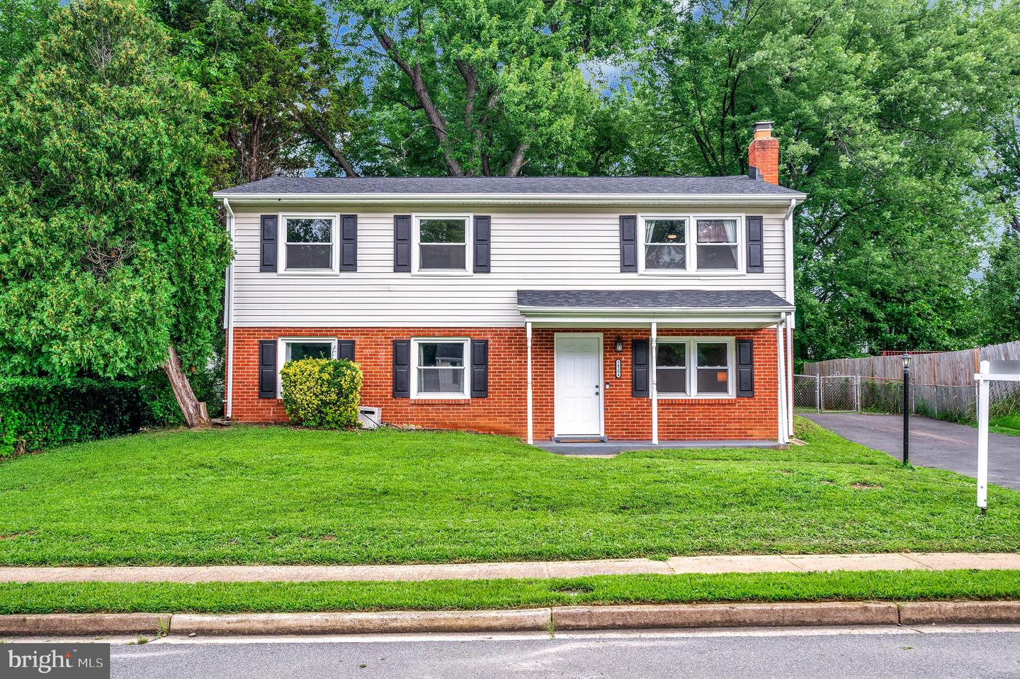 14204 LINDENDALE RD, WOODBRIDGE, Virginia 22193, 4 Bedrooms Bedrooms, 8 Rooms Rooms,2 BathroomsBathrooms,Residential,For sale,14204 LINDENDALE RD,VAPW2096502 MLS # VAPW2096502