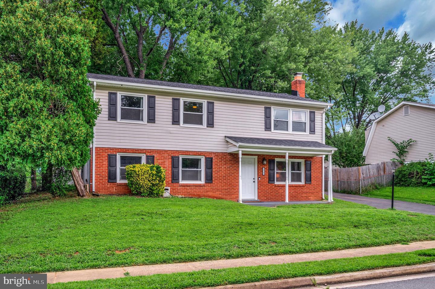 14204 LINDENDALE RD, WOODBRIDGE, Virginia 22193, 4 Bedrooms Bedrooms, 8 Rooms Rooms,2 BathroomsBathrooms,Residential,For sale,14204 LINDENDALE RD,VAPW2096502 MLS # VAPW2096502