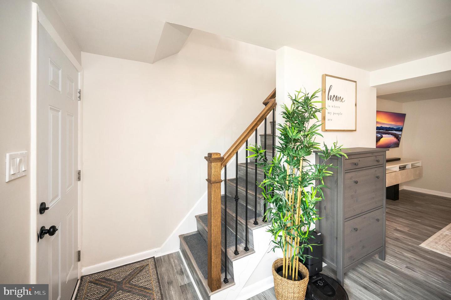 14204 LINDENDALE RD, WOODBRIDGE, Virginia 22193, 4 Bedrooms Bedrooms, 8 Rooms Rooms,2 BathroomsBathrooms,Residential,For sale,14204 LINDENDALE RD,VAPW2096502 MLS # VAPW2096502