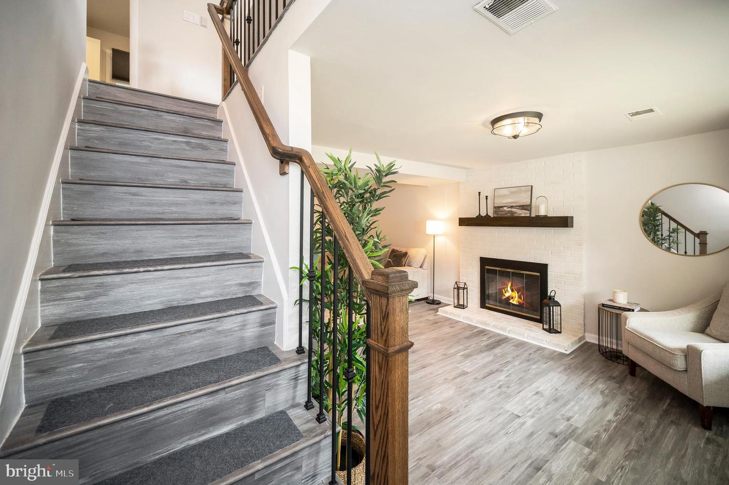14204 LINDENDALE RD, WOODBRIDGE, Virginia 22193, 4 Bedrooms Bedrooms, 8 Rooms Rooms,2 BathroomsBathrooms,Residential,For sale,14204 LINDENDALE RD,VAPW2096502 MLS # VAPW2096502