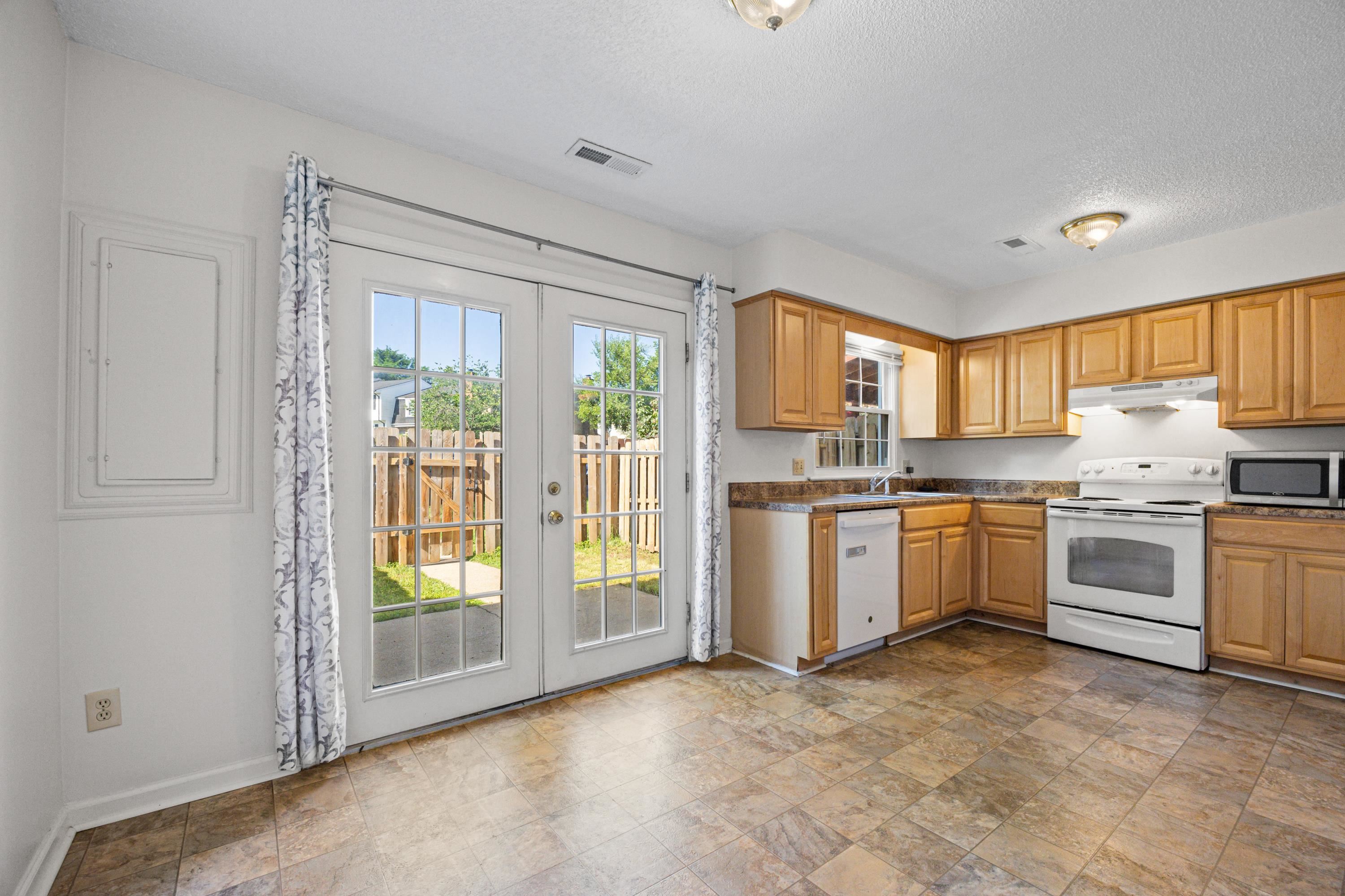 1211 COUNTRY CLUB CT, HARRISONBURG, Virginia 22802, 2 Bedrooms Bedrooms, ,1 BathroomBathrooms,Residential,1211 COUNTRY CLUB CT,667034 MLS # 667034