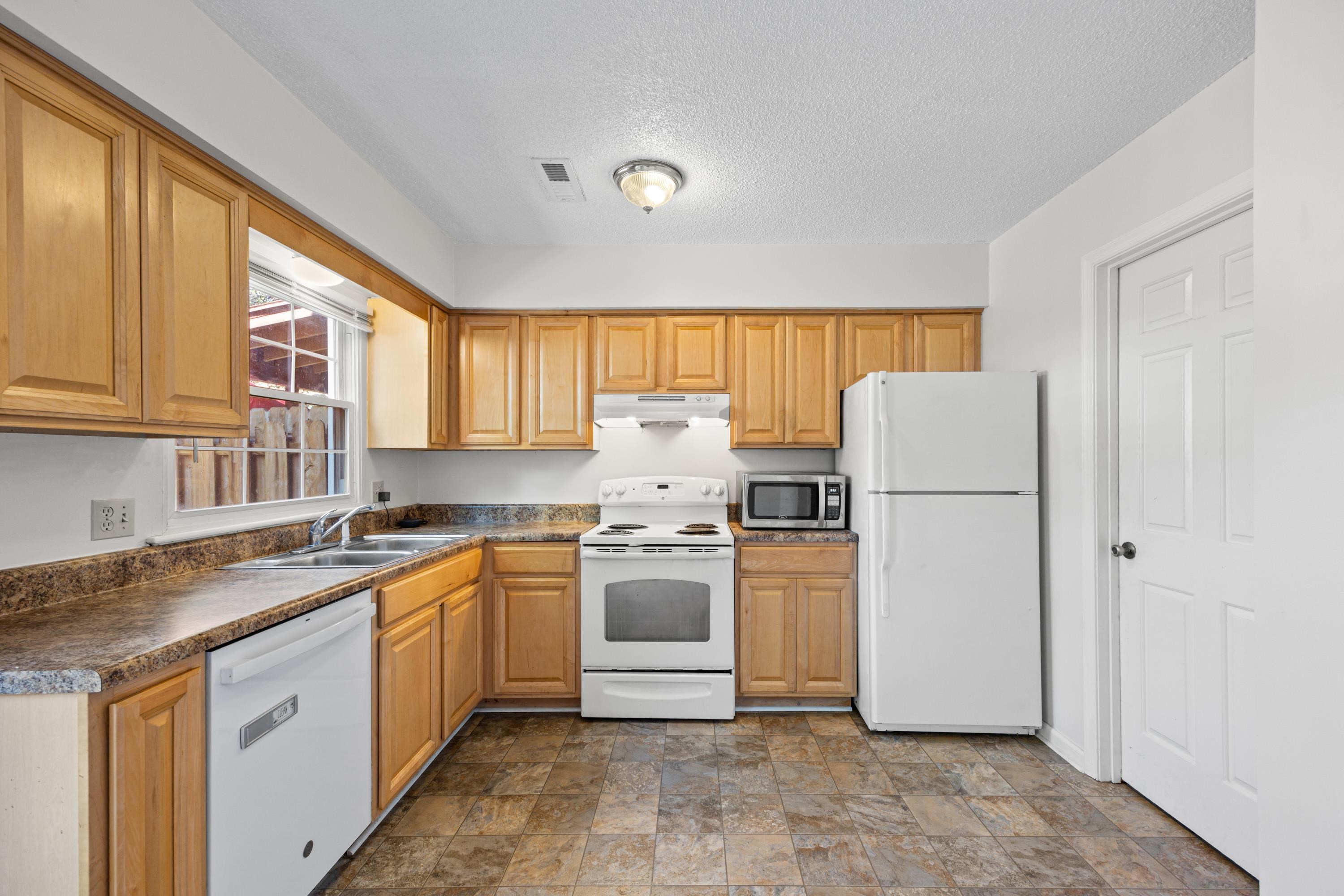 1211 COUNTRY CLUB CT, HARRISONBURG, Virginia 22802, 2 Bedrooms Bedrooms, ,1 BathroomBathrooms,Residential,1211 COUNTRY CLUB CT,667034 MLS # 667034