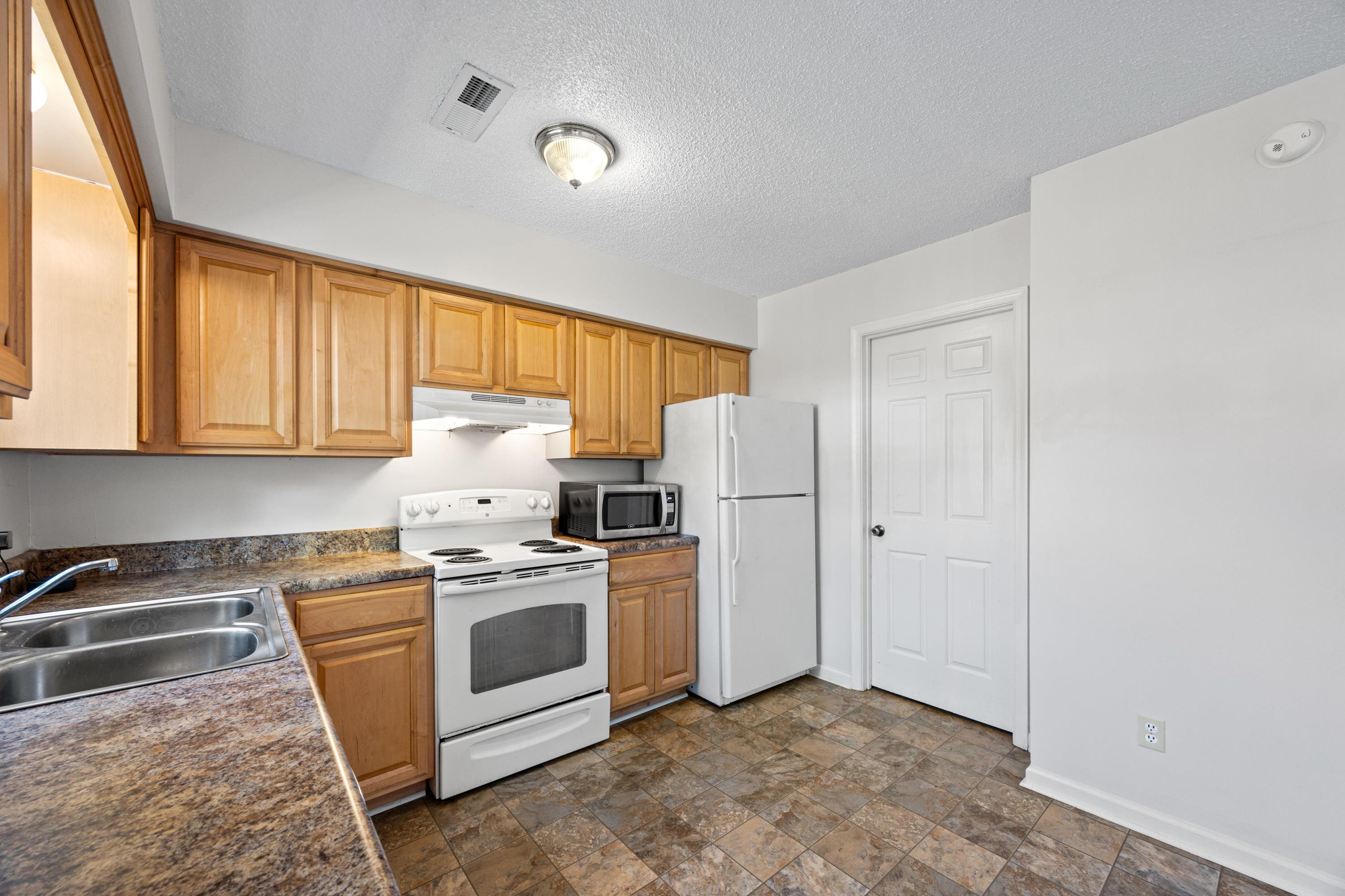 1211 COUNTRY CLUB CT, HARRISONBURG, Virginia 22802, 2 Bedrooms Bedrooms, ,1 BathroomBathrooms,Residential,1211 COUNTRY CLUB CT,667034 MLS # 667034