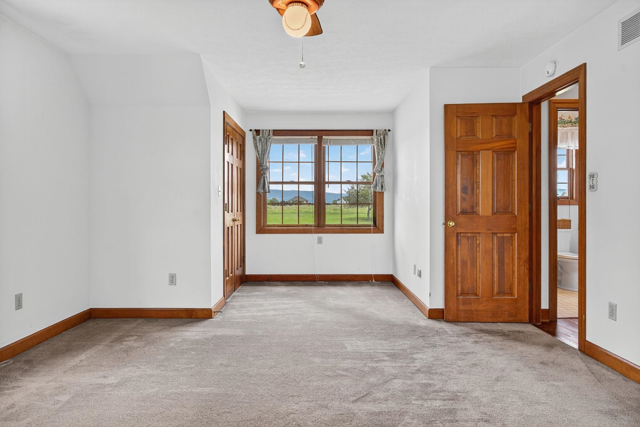 609 OLD WHITE BRIDGE RD, WAYNESBORO, Virginia 22980, 3 Bedrooms Bedrooms, ,2 BathroomsBathrooms,Residential,Old White Bridge,609 OLD WHITE BRIDGE RD,667050 MLS # 667050