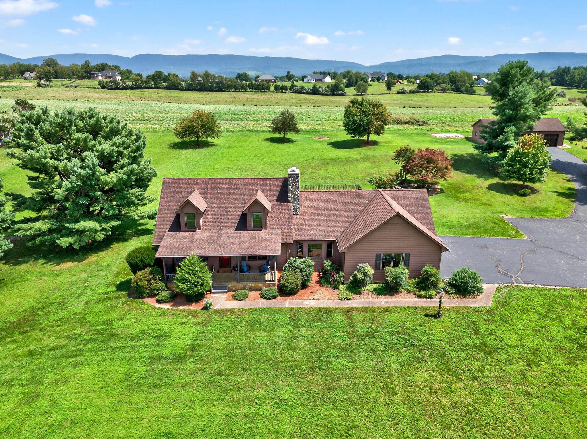 609 OLD WHITE BRIDGE RD, WAYNESBORO, Virginia 22980, 3 Bedrooms Bedrooms, ,2 BathroomsBathrooms,Residential,Old White Bridge,609 OLD WHITE BRIDGE RD,667050 MLS # 667050