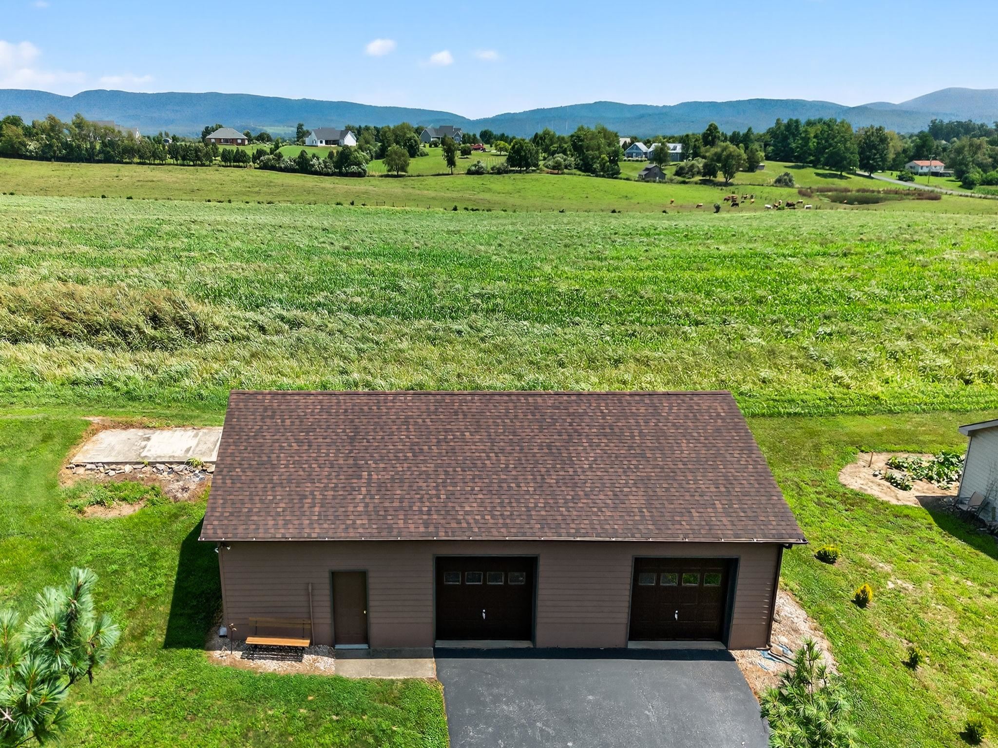 609 OLD WHITE BRIDGE RD, WAYNESBORO, Virginia 22980, 3 Bedrooms Bedrooms, ,2 BathroomsBathrooms,Residential,Old White Bridge,609 OLD WHITE BRIDGE RD,667050 MLS # 667050