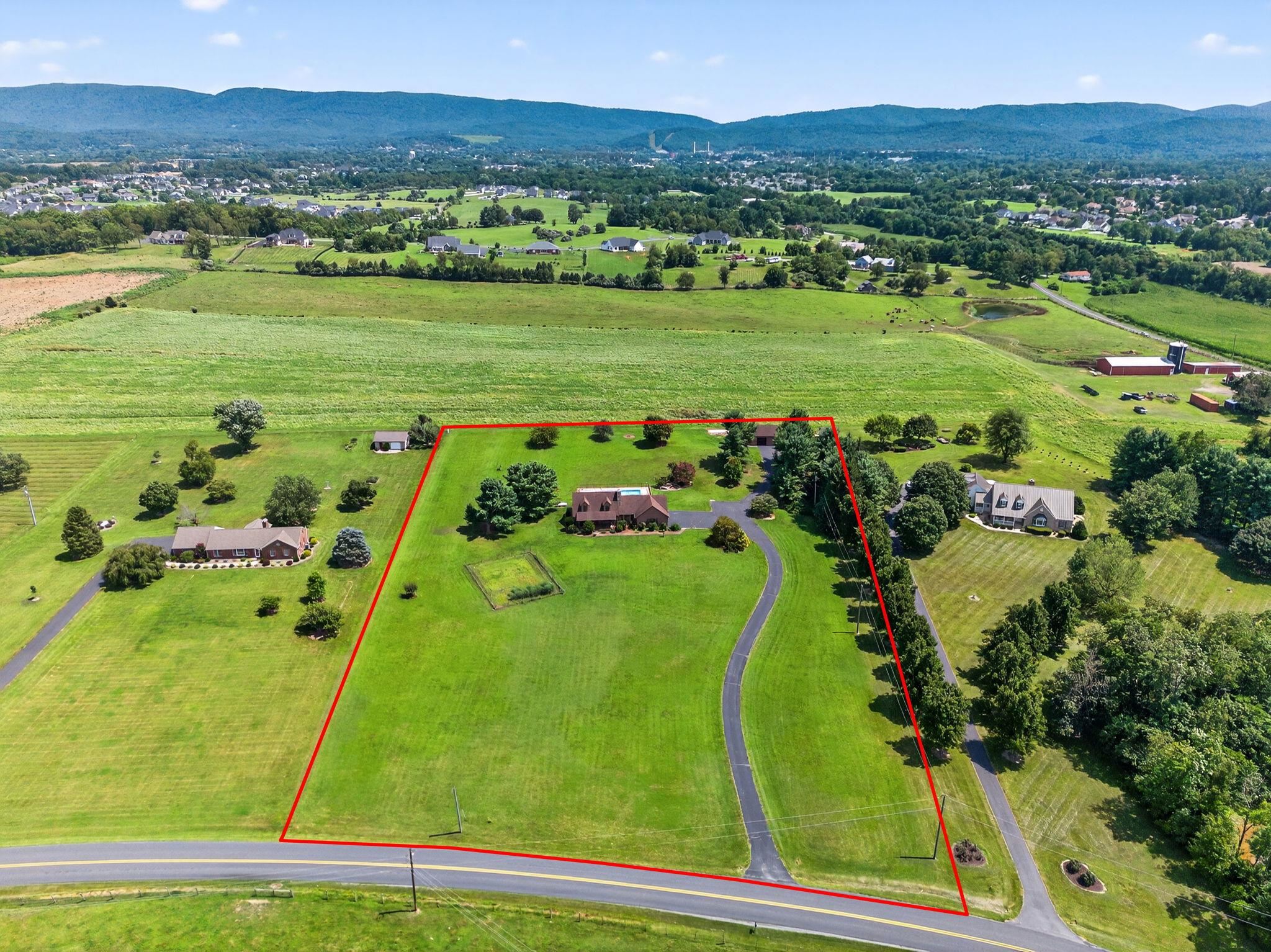 609 OLD WHITE BRIDGE RD, WAYNESBORO, Virginia 22980, 3 Bedrooms Bedrooms, ,2 BathroomsBathrooms,Residential,Old White Bridge,609 OLD WHITE BRIDGE RD,667050 MLS # 667050