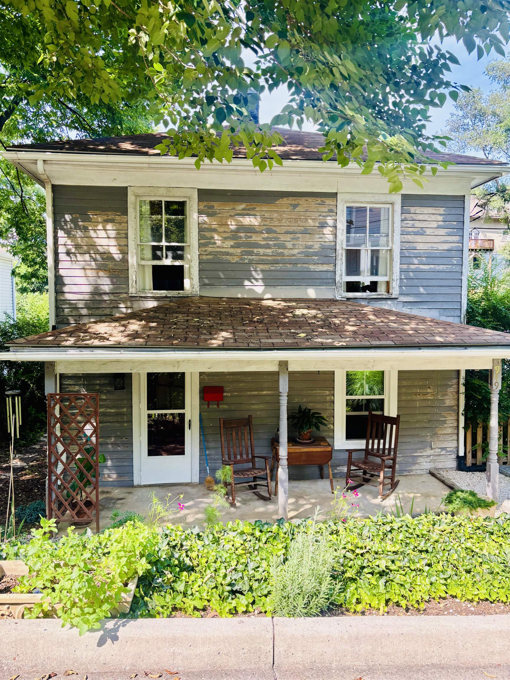 949 ANDERSON ST, STAUNTON, Virginia 24401, 2 Bedrooms Bedrooms, ,1 BathroomBathrooms,Residential,949 ANDERSON ST,667054 MLS # 667054