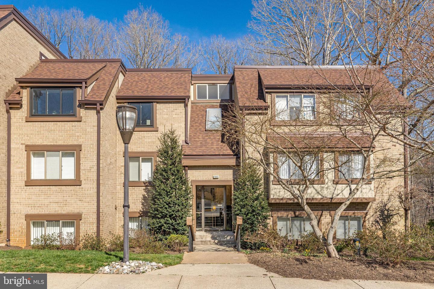 1665 PARKCREST CIR #301, RESTON, Virginia 20190, 2 Bedrooms Bedrooms, ,1 BathroomBathrooms,Residential,For sale,1665 PARKCREST CIR #301,VAFX2248924 MLS # VAFX2248924