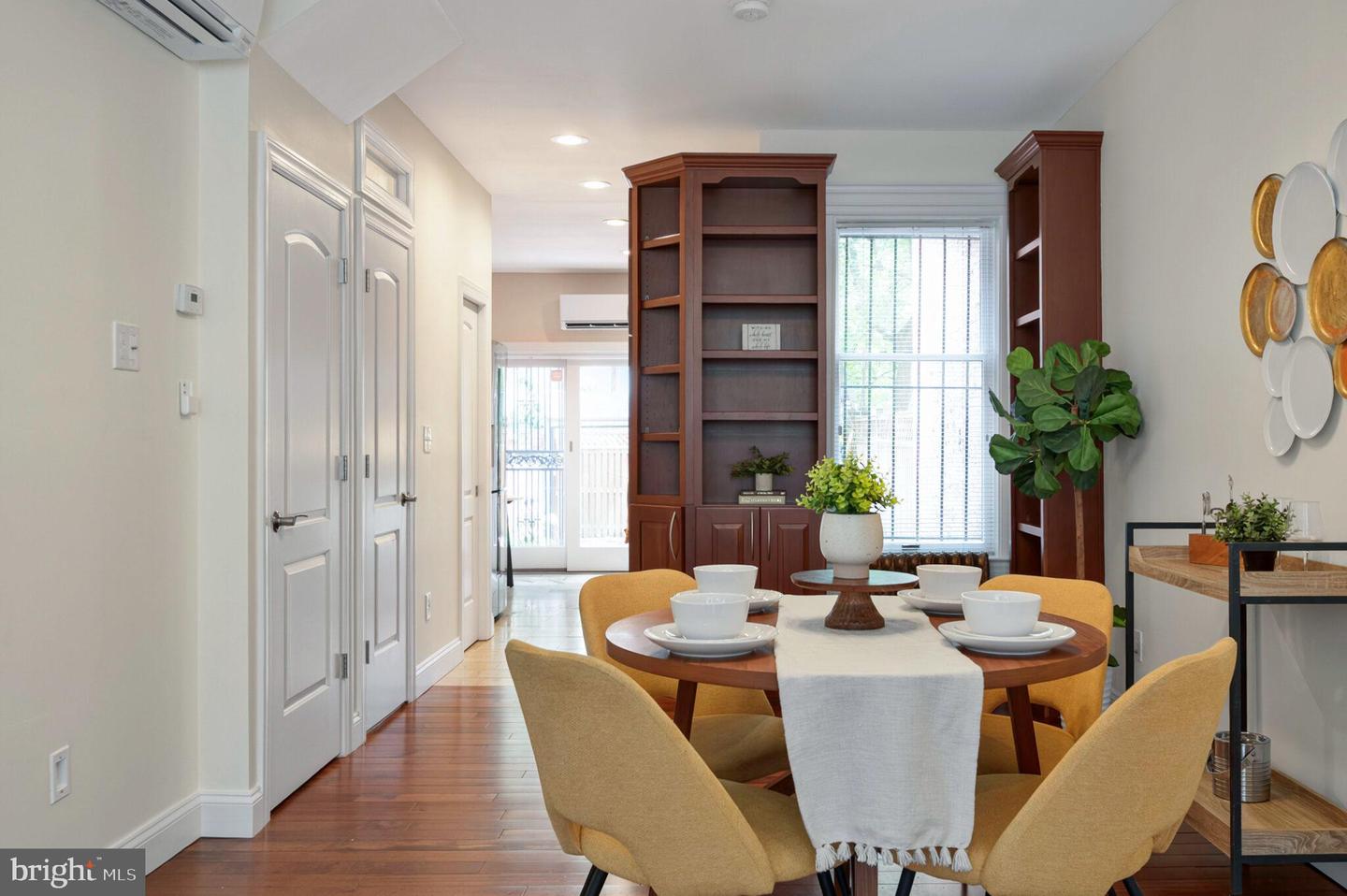 21 7TH ST NE, WASHINGTON, District Of Columbia 20002, 2 Bedrooms Bedrooms, ,2 BathroomsBathrooms,Residential,For sale,21 7TH ST NE,DCDC2207610 MLS # DCDC2207610