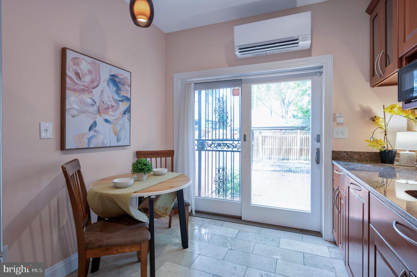 21 7TH ST NE, WASHINGTON, District Of Columbia 20002, 2 Bedrooms Bedrooms, ,2 BathroomsBathrooms,Residential,For sale,21 7TH ST NE,DCDC2207610 MLS # DCDC2207610