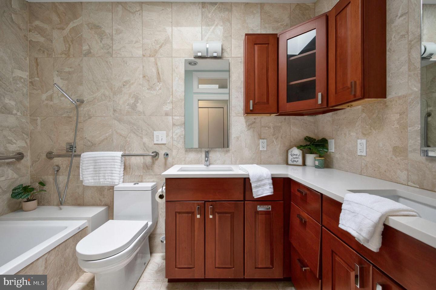 21 7TH ST NE, WASHINGTON, District Of Columbia 20002, 2 Bedrooms Bedrooms, ,2 BathroomsBathrooms,Residential,For sale,21 7TH ST NE,DCDC2207610 MLS # DCDC2207610
