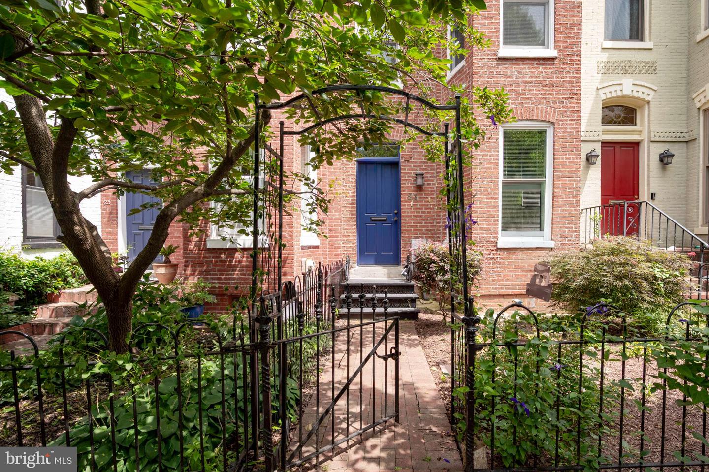 21 7TH ST NE, WASHINGTON, District Of Columbia 20002, 2 Bedrooms Bedrooms, ,2 BathroomsBathrooms,Residential,For sale,21 7TH ST NE,DCDC2207610 MLS # DCDC2207610