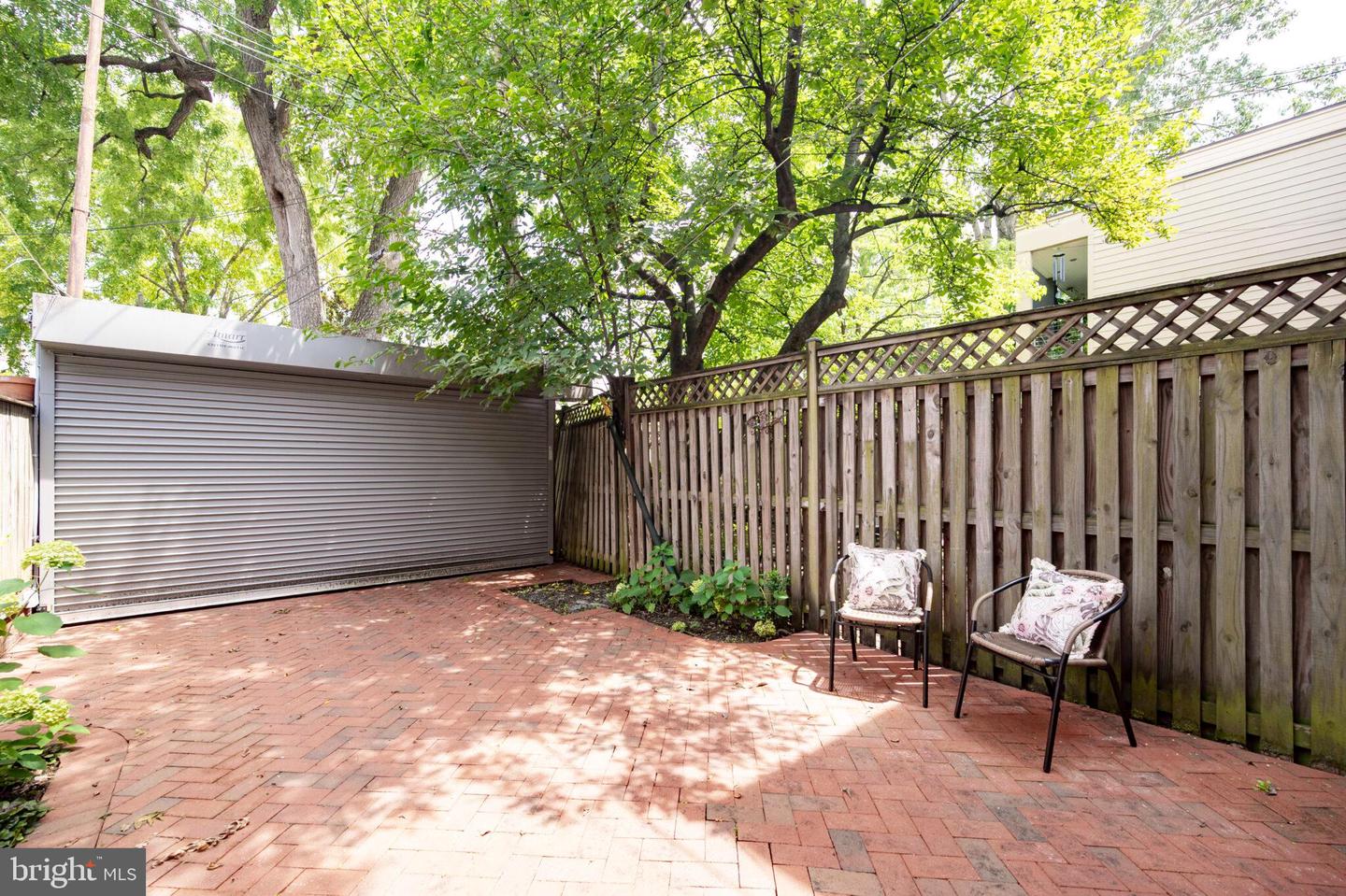 21 7TH ST NE, WASHINGTON, District Of Columbia 20002, 2 Bedrooms Bedrooms, ,2 BathroomsBathrooms,Residential,For sale,21 7TH ST NE,DCDC2207610 MLS # DCDC2207610