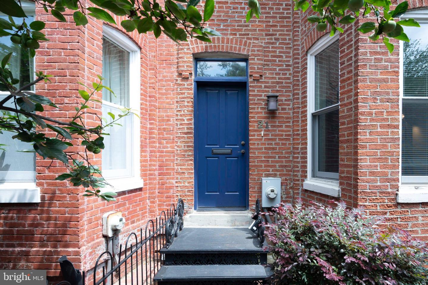 21 7TH ST NE, WASHINGTON, District Of Columbia 20002, 2 Bedrooms Bedrooms, ,2 BathroomsBathrooms,Residential,For sale,21 7TH ST NE,DCDC2207610 MLS # DCDC2207610