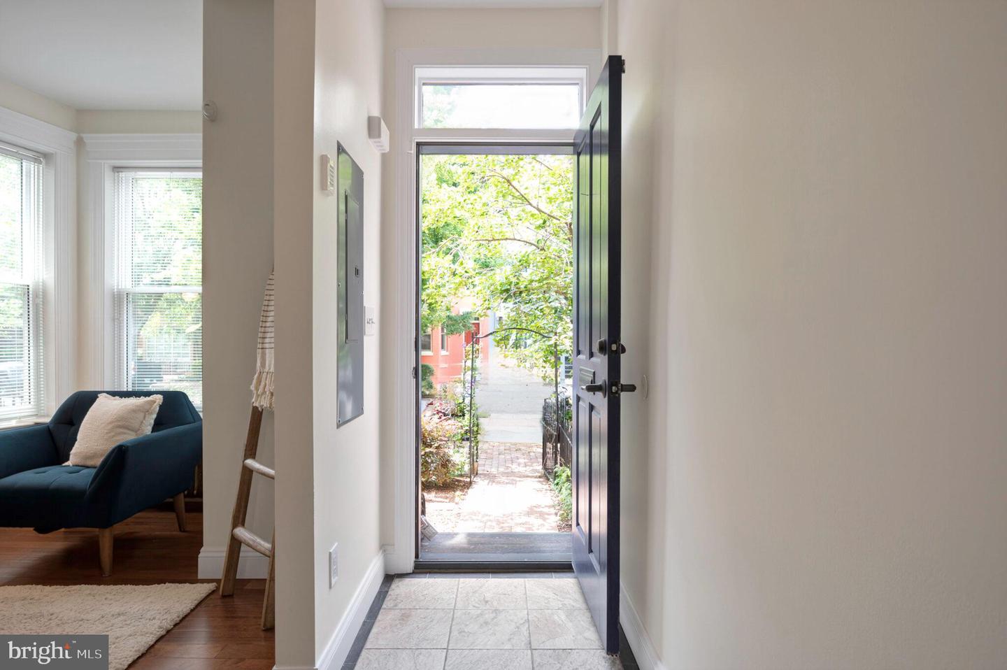 21 7TH ST NE, WASHINGTON, District Of Columbia 20002, 2 Bedrooms Bedrooms, ,2 BathroomsBathrooms,Residential,For sale,21 7TH ST NE,DCDC2207610 MLS # DCDC2207610