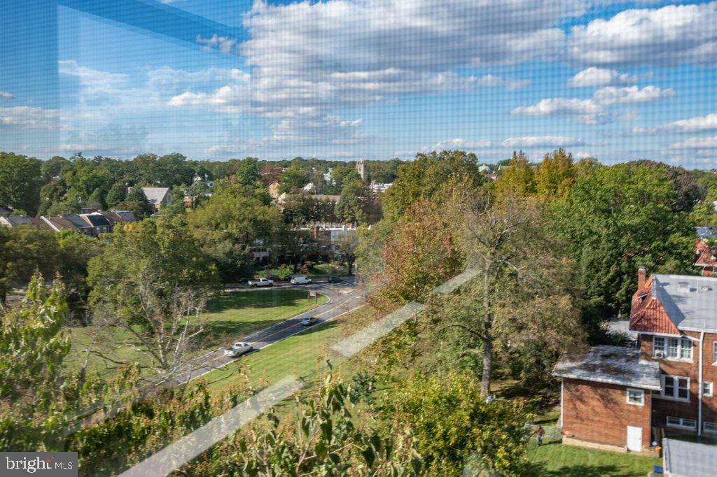21 7TH ST NE, WASHINGTON, District Of Columbia 20002, 2 Bedrooms Bedrooms, ,2 BathroomsBathrooms,Residential,For sale,21 7TH ST NE,DCDC2207610 MLS # DCDC2207610