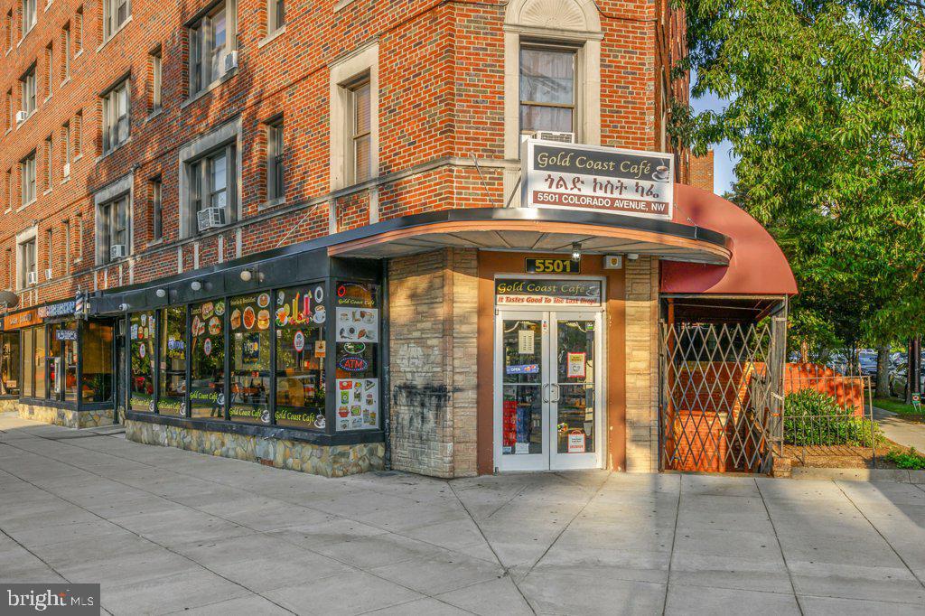 21 7TH ST NE, WASHINGTON, District Of Columbia 20002, 2 Bedrooms Bedrooms, ,2 BathroomsBathrooms,Residential,For sale,21 7TH ST NE,DCDC2207610 MLS # DCDC2207610
