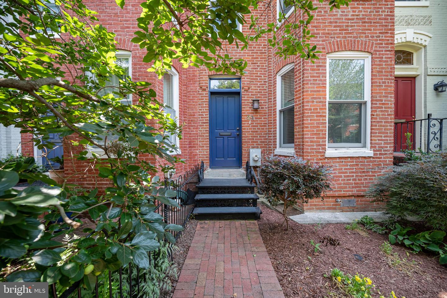 21 7TH ST NE, WASHINGTON, District Of Columbia 20002, 2 Bedrooms Bedrooms, ,2 BathroomsBathrooms,Residential,For sale,21 7TH ST NE,DCDC2207610 MLS # DCDC2207610