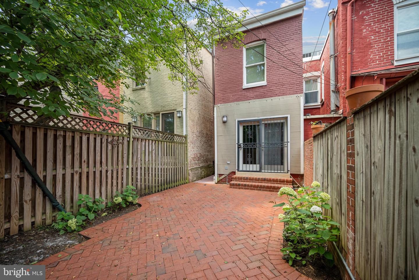 21 7TH ST NE, WASHINGTON, District Of Columbia 20002, 2 Bedrooms Bedrooms, ,2 BathroomsBathrooms,Residential,For sale,21 7TH ST NE,DCDC2207610 MLS # DCDC2207610