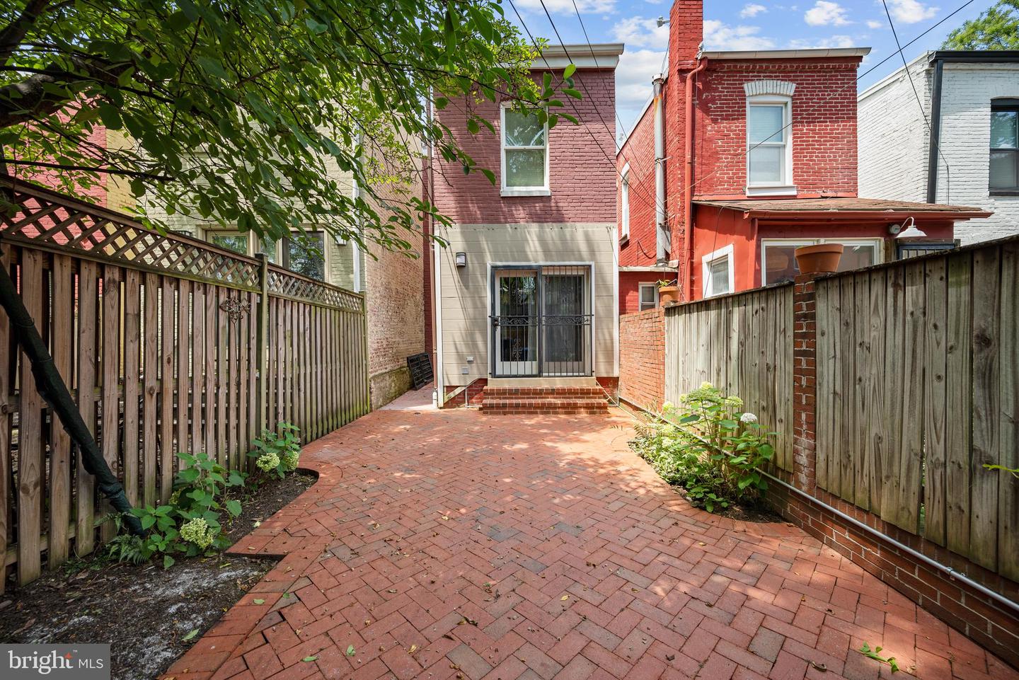 21 7TH ST NE, WASHINGTON, District Of Columbia 20002, 2 Bedrooms Bedrooms, ,2 BathroomsBathrooms,Residential,For sale,21 7TH ST NE,DCDC2207610 MLS # DCDC2207610
