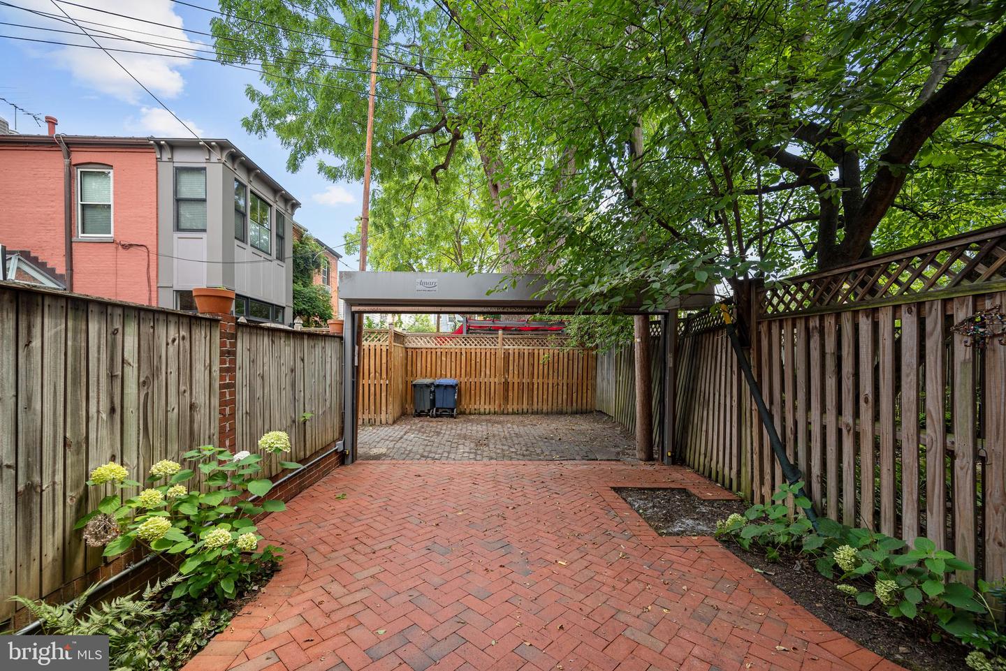 21 7TH ST NE, WASHINGTON, District Of Columbia 20002, 2 Bedrooms Bedrooms, ,2 BathroomsBathrooms,Residential,For sale,21 7TH ST NE,DCDC2207610 MLS # DCDC2207610