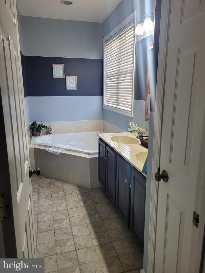 1141 VIRGINIA AVE, CULPEPER, Virginia 22701, 3 Bedrooms Bedrooms, ,2 BathroomsBathrooms,Residential,For sale,1141 VIRGINIA AVE,VACU2010888 MLS # VACU2010888