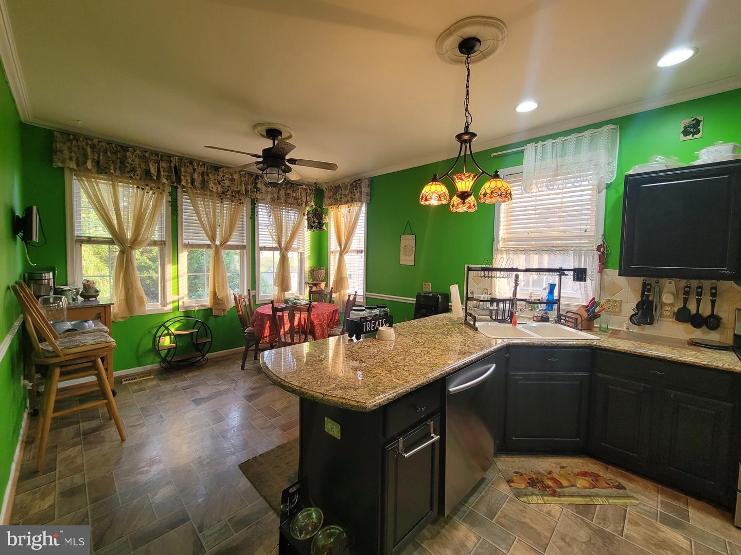 1141 VIRGINIA AVE, CULPEPER, Virginia 22701, 3 Bedrooms Bedrooms, ,2 BathroomsBathrooms,Residential,For sale,1141 VIRGINIA AVE,VACU2010888 MLS # VACU2010888
